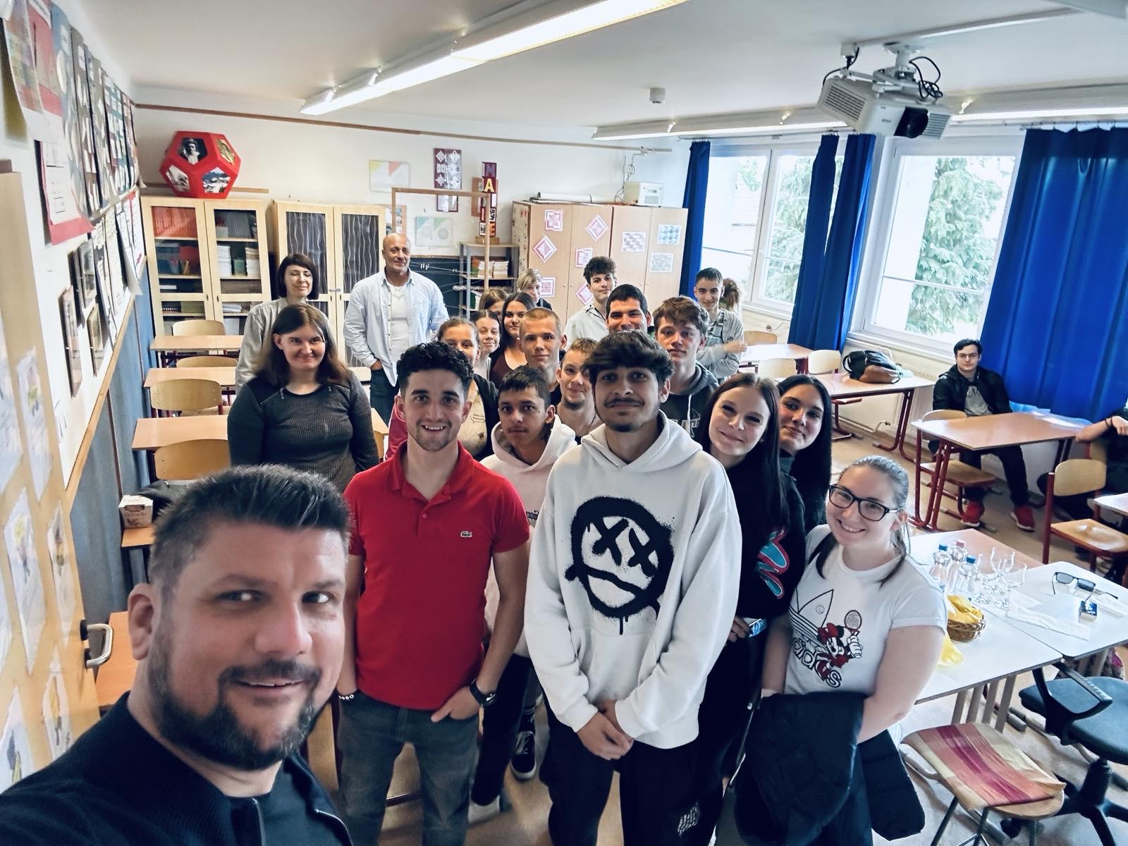 20250428_103729824_iOS